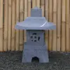 Artikelbild 2 des Artikels “Gartenlaterne im japanischen Stil, hergestellt aus Andesitstein. Mehrteilig. 55 cm Höhe, das Dach ist 40 cm breit. “